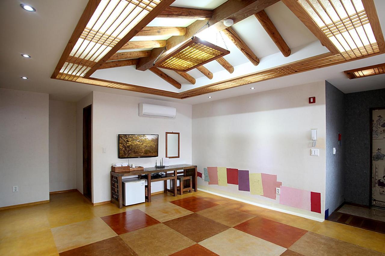 Jeonju Hanok Taejogung Hotel Værelse billede